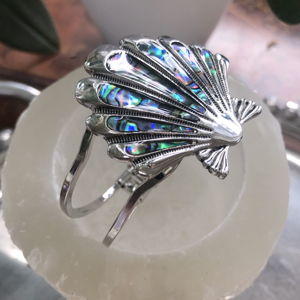 Scallop Shell Silvertone Hinged Bangle